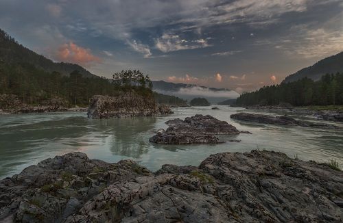 Катунь на рассвете