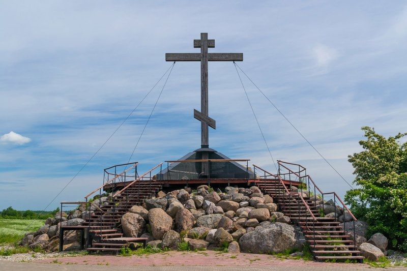 псков, pskov, великая, изборск, крест, холм, курган. Священный Холм фото превью