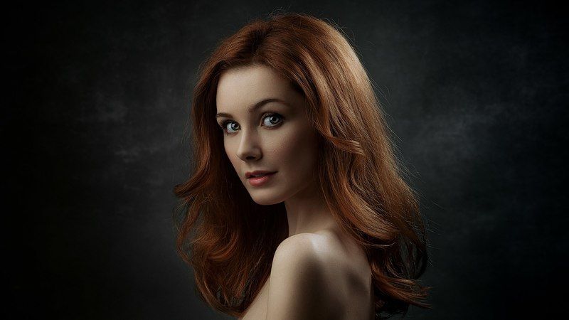 young, beauty, girl, woman, red, hair, color, eyes, emotions, portrait, light, dark, model Rita фото превью