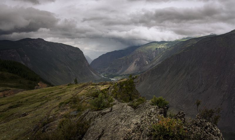 горы, долина, река, скала, непогода, дождь, тучи. алтай, чулышман Непогода над долиной Чулышмана фото превью