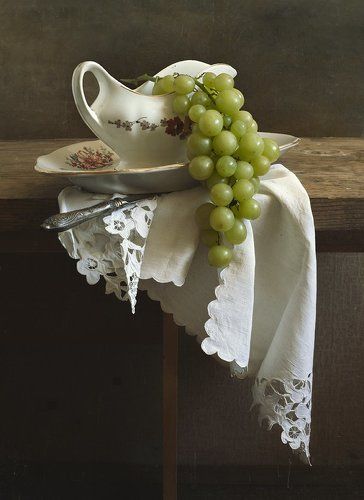 Натюрморт с виноградом