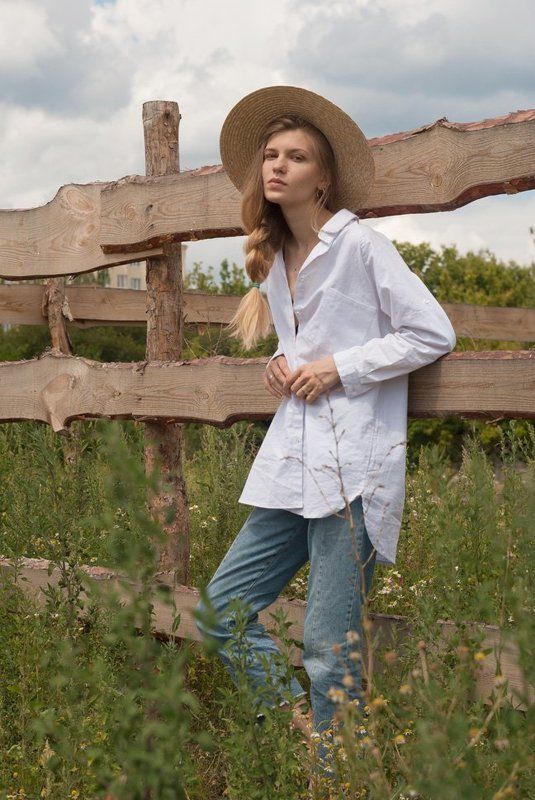 portrait, girl, country, field, fashion, blonde, hairstyle, monochrome Anna фото превью