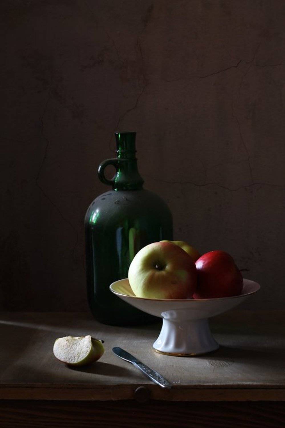натюрморт, этюд, бутылка, яблоки, Курочкина Диана