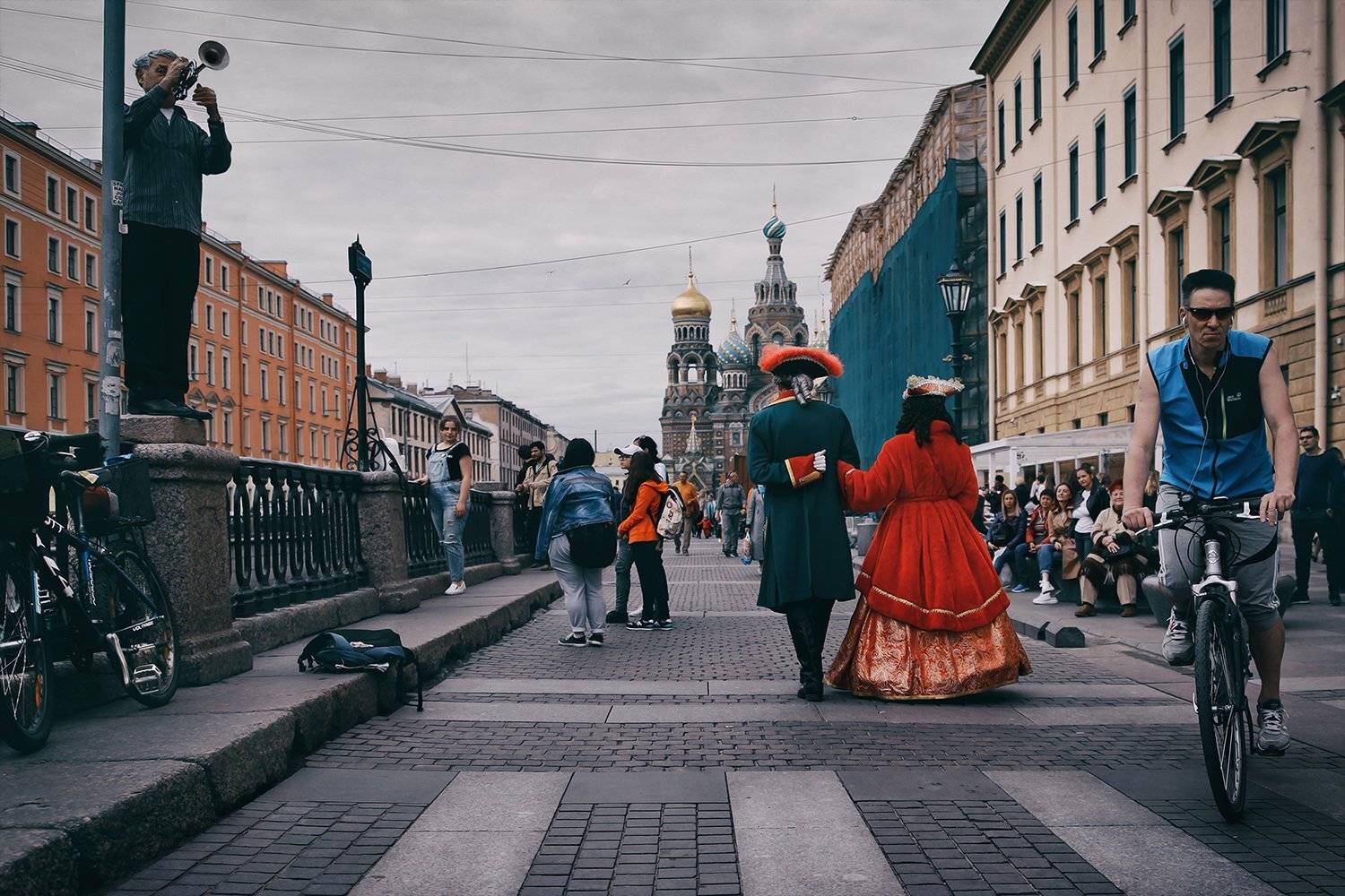 спас на крови, храм, питер, прошлое, настоящее, время, эволюция, канал,велочипедист, прохожие, селфи, князь, трубач, дядя вася, ALLA SOKOLOVA