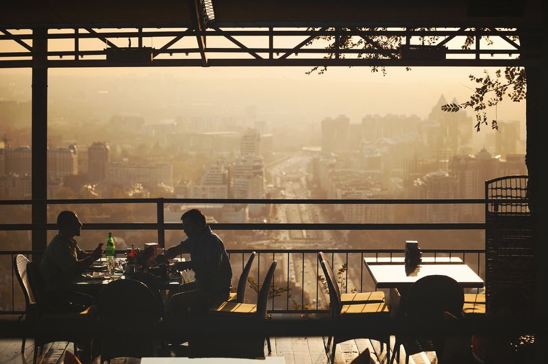 Вечерний город фото превью