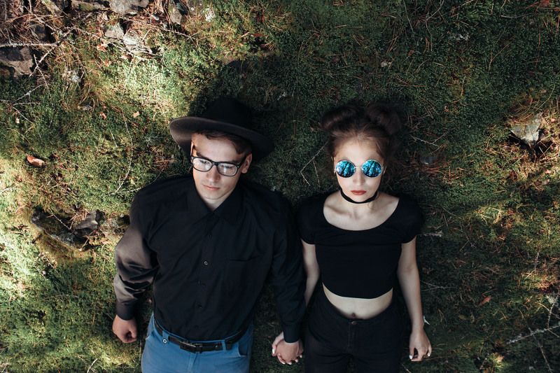 summer love glasses forest sun girl portrait lovestory in the forest фото превью