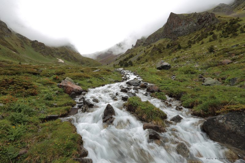 mountain stream фото превью