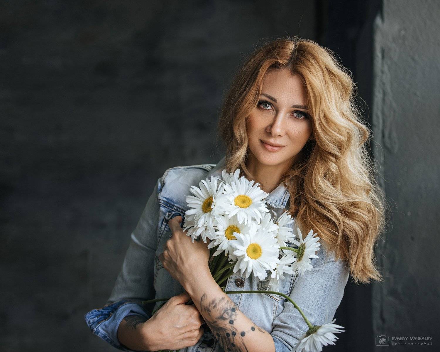 портрет, девушка, студия, естественный свет, portrait, girl, indoors, natural light, Евгений Маркалев