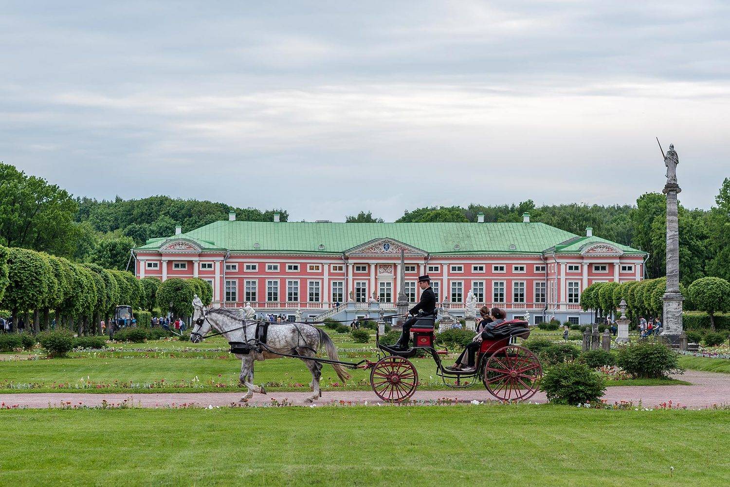 Москва, Moscow, Коломенское, усадьба, карета, лошадь, конь, парк, старина, история, зелень, прогулка, памятник, Борис Недосеков