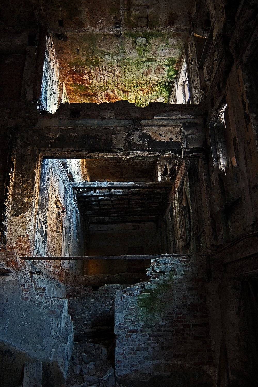 #deep.spb, #deepspb, #санктпетербург, #петербург, #спб, #питер, #saintpetersburg, #petersburg, #spb, #piter, #город, #city, #street, #streetphoto, #streetphotography, #cityscape, #urbex, #urbexphoto, #urbanexploration, #abandoned, #abandonedplaces, #decay, deep.spb