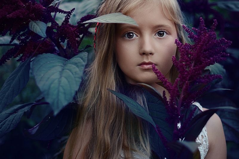 girl, child, eyes, flowers, shadow, look, portrait Kinga фото превью