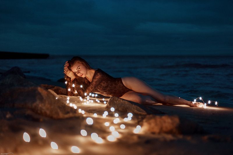 sea, night, lights, girl, summer Береговые огни фото превью