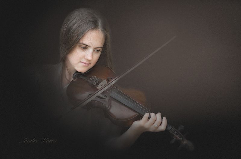 И звуки музыки,как легкий ветер.. фото превью