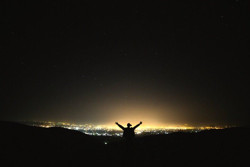 В объятиях города фото превью