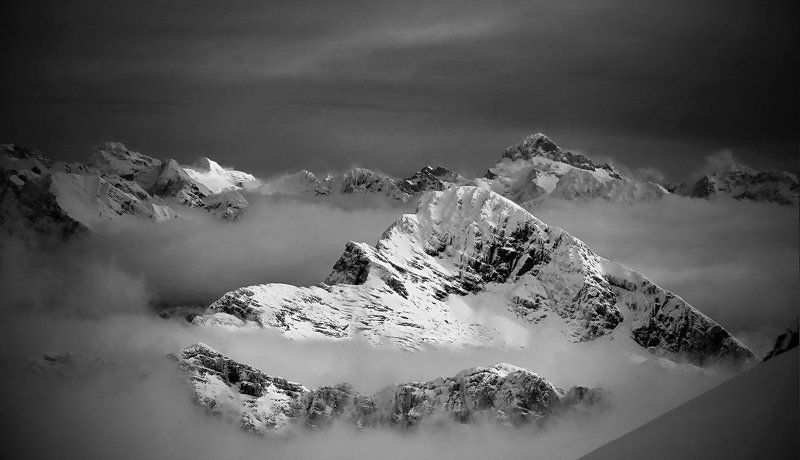 горы, непогода и пролился свет... фото превью