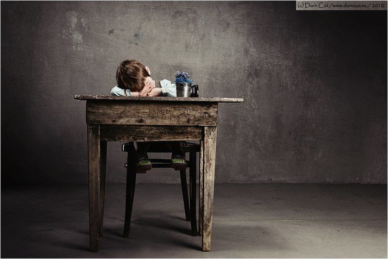 мальчик, ожидание, тоска, скука, ожидание, ребенок Матвей и ожидание фото превью