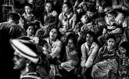 Шествие праздника Перахера МИМО паломников. Ночь.