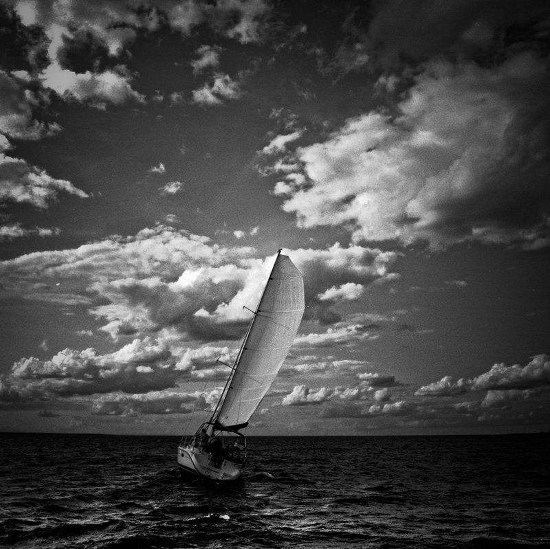 Скользящий меж двух стихий фото превью