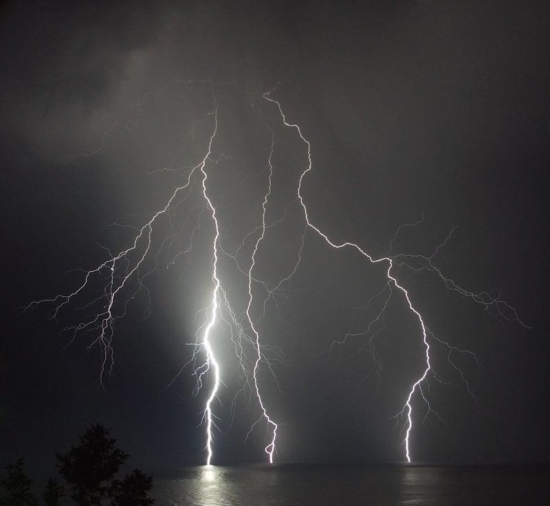 Анатомия атмосферного электричества фото превью