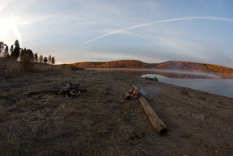 утро, тайга, лес, река, рассвет, заморозки. Холодное утро у реки... фото превью