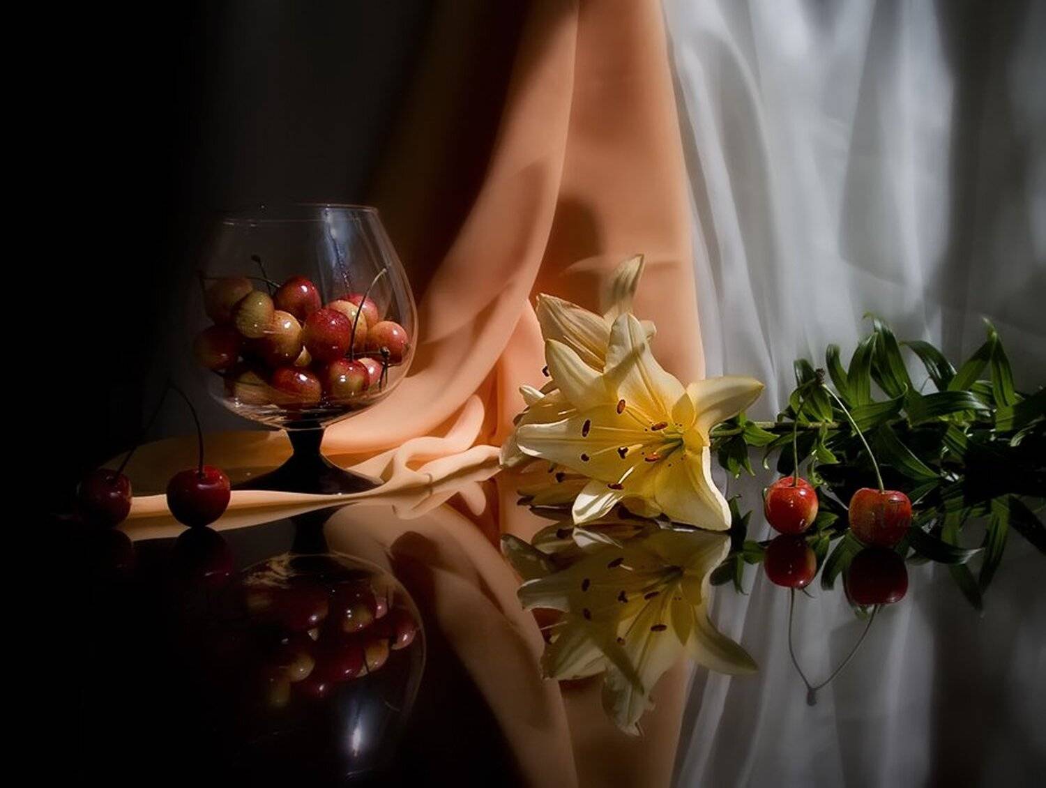 натюрморт, бокал, черешня, лилия, Наталья Кузнецова (Nateletro)