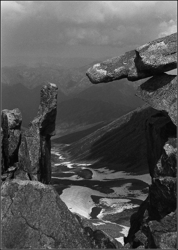 узбекистан, киргизия, чаткальские, горы, хребет, саргардон Про горную геометрию и небо в горах фото превью