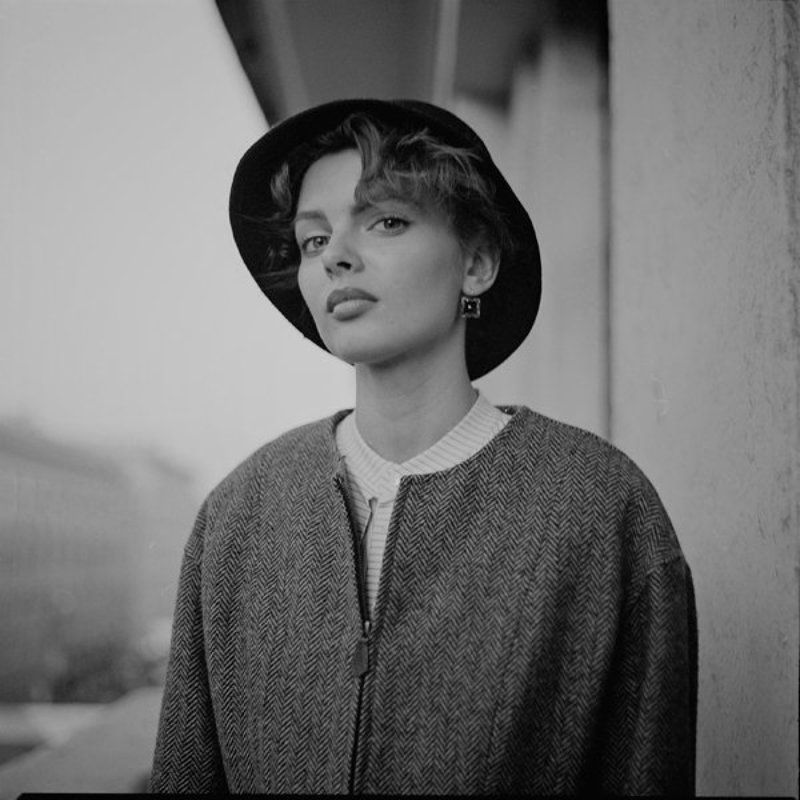 h2o, 6х6 Соня(портрет в шляпе) фото превью