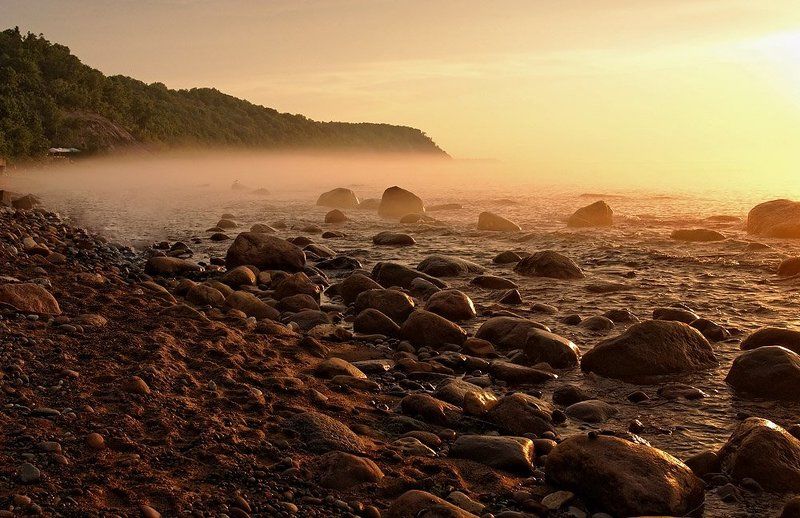 море, закат Туман над морем фото превью