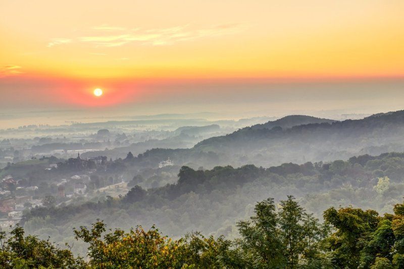 Над городом фото превью