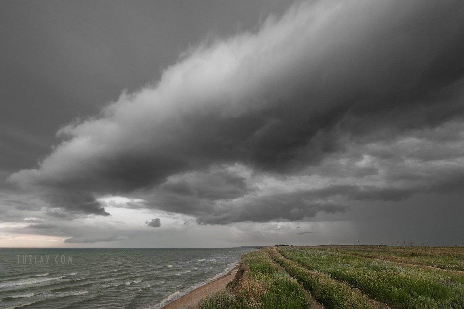 азовское море, морской берег, таманский полуостров, темрюкский район, трубчатые облака, Владимир Тузлай