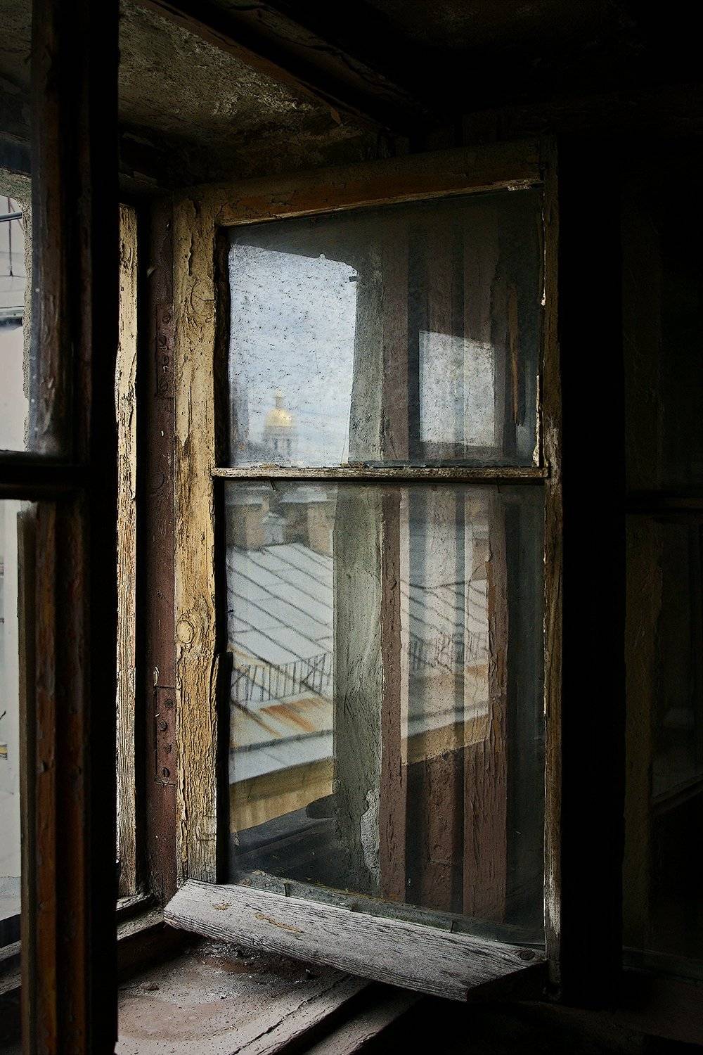 #deep.spb, #deepspb, #санктпетербург, #петербург, #спб, #питер, #saintpetersburg, #petersburg, #spb, #piter, #город, #city, #street, #streetphoto, #streetphotography, #cityscape, #urbex, #urbexphoto, #urbanexploration, #abandoned, #steps, #door, #window, deep.spb