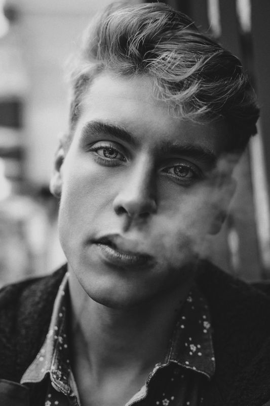 photo, portrait, bw, eyes, man, smoke Teun фото превью