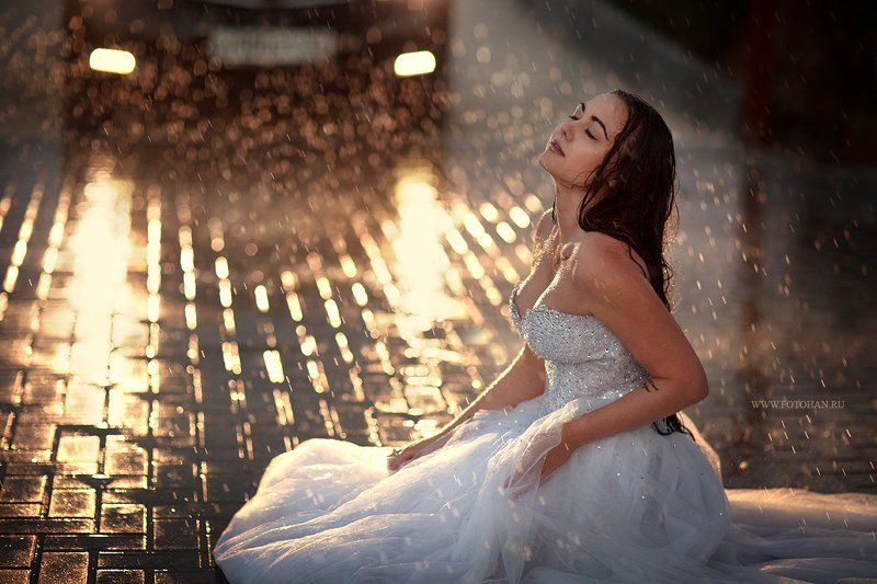 Под дождем фото превью