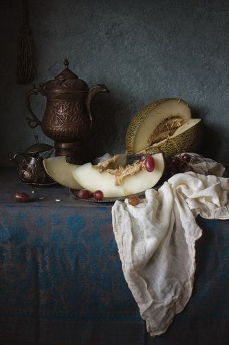 С дыней и виноградом