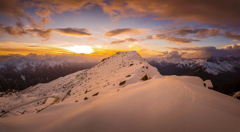 закат в горах Сванети фото превью