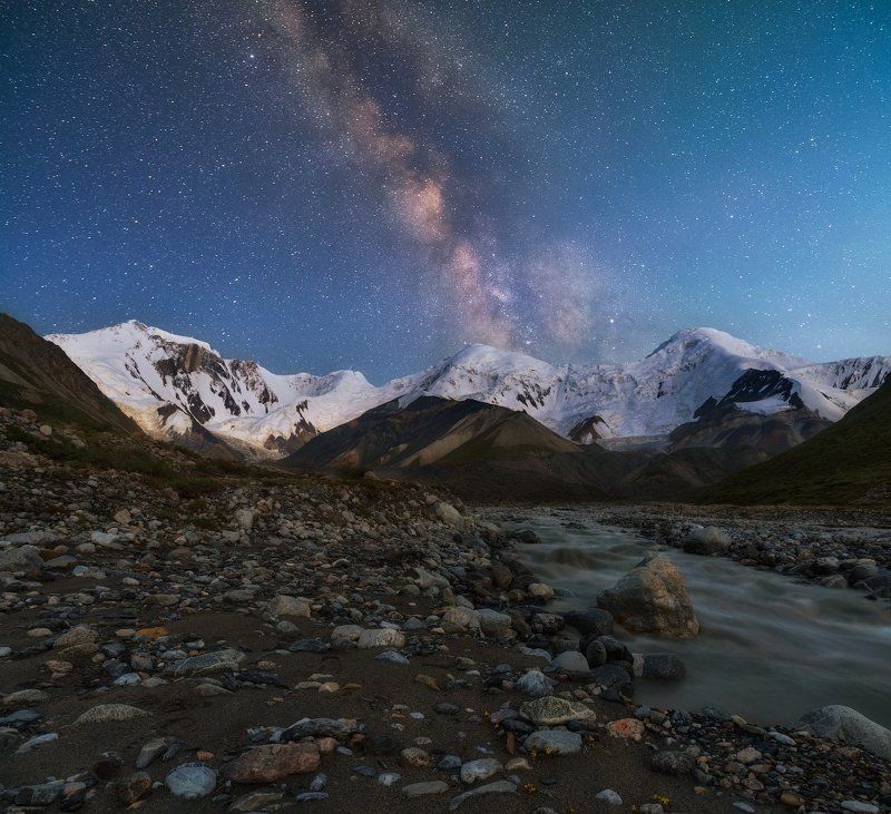баянкол, ночь, звезды, ночное небо, пик казахстан, пик баянкол, тянь-шань, мраморная стена Ночь в ущелье Баянкол фото превью