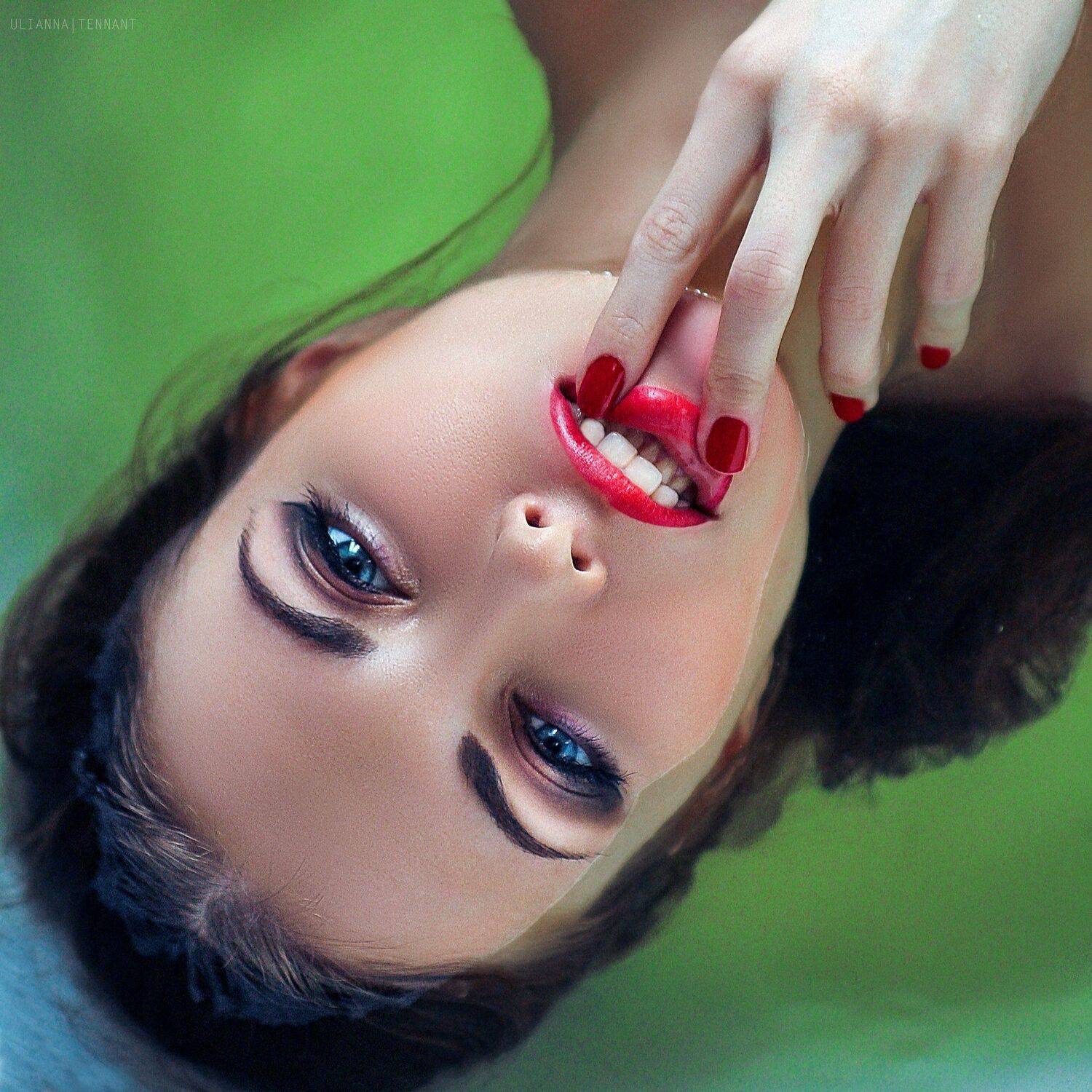 , Теннант Юлианна