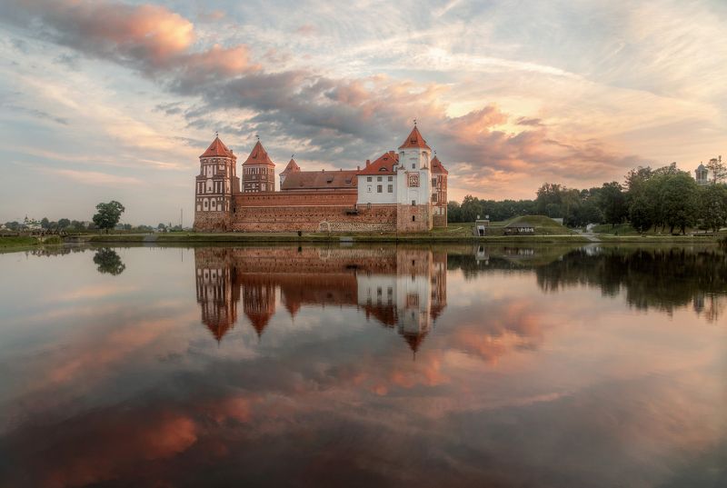 еще раз про восход и Мирский замок) фото превью