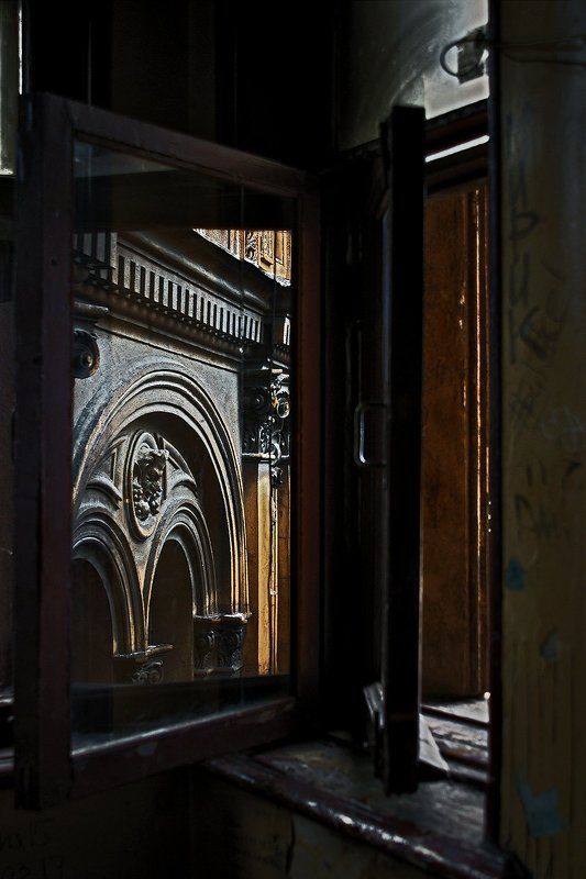 #deep.spb, #deepspb, #санктпетербург, #петербург, #спб, #питер, #saintpetersburg, #petersburg, #spb, #piter, #город, #city, #street, #streetphoto, #streetphotography, #cityscape, #urbex, #urbexphoto, #urbanexploration, #abandoned, #steps, #door, #window 170901.1 фото превью