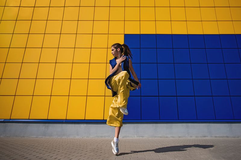 yellow and blue фото превью