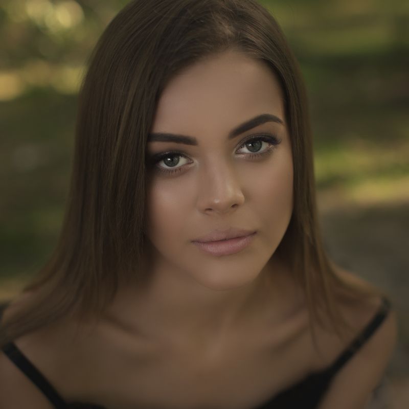 девушка портрет парк лето невинность фото превью