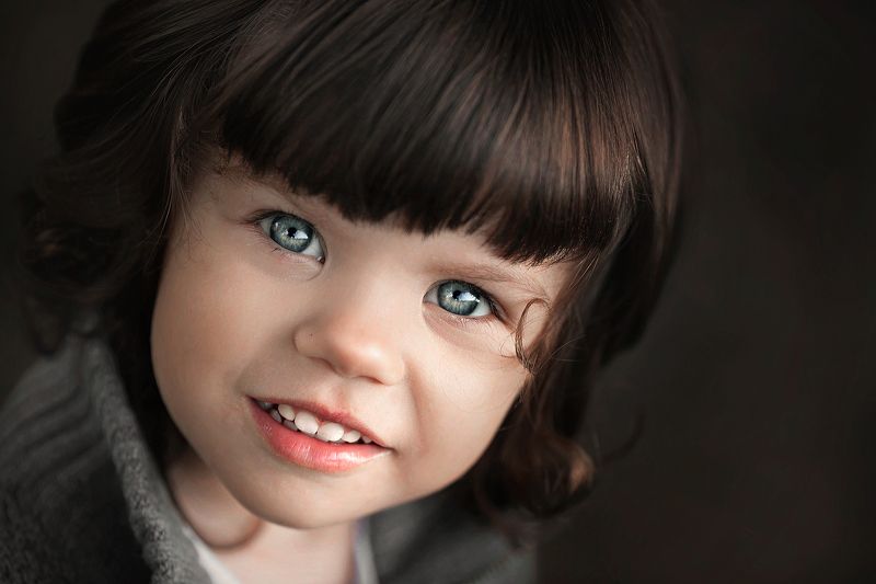 ребенок девочка глаза взгляд красота портрет София фото превью