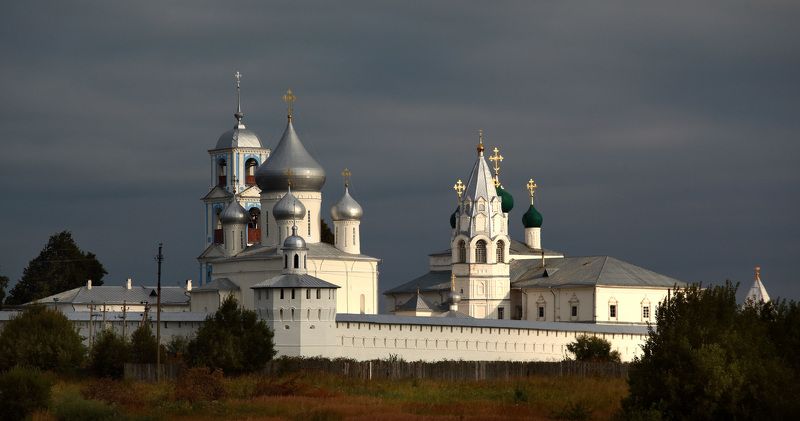 Никитский монастырь фото превью