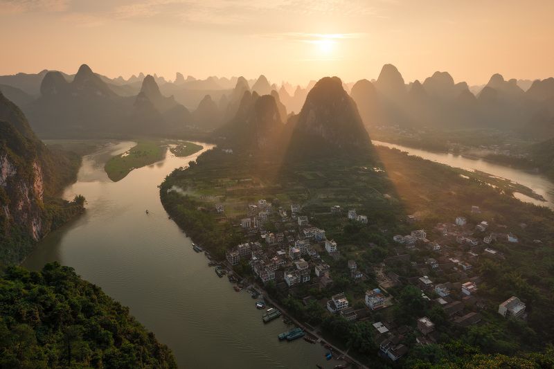 Холмистое место фото превью