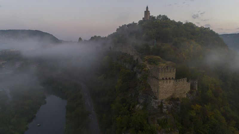 Царевец, кула, Балдуин, Велико Тырново, Болгария, история, старина, старинная крепость, утро, fortress, castle, Veliko Tarnovo, Bulgaria, fog, morning, landscape, Кула Балдуина. фото превью