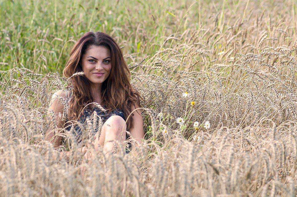 girl,cereal field,summer, Daiva Cirtautė