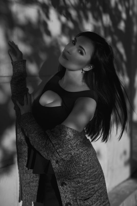 девушка парк лето вечерняя прогулка фото превью