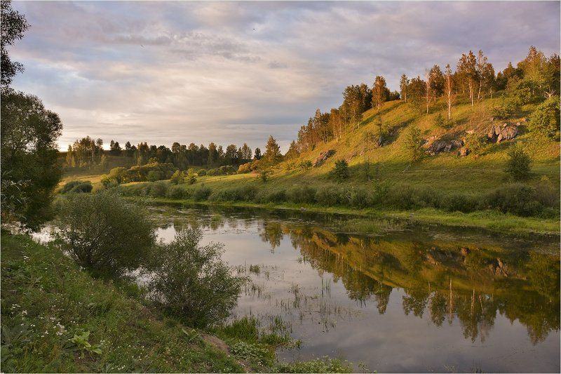 река случ, берега,	отражение, предзакатный свет Однажды, в августе, случился Случ... фото превью