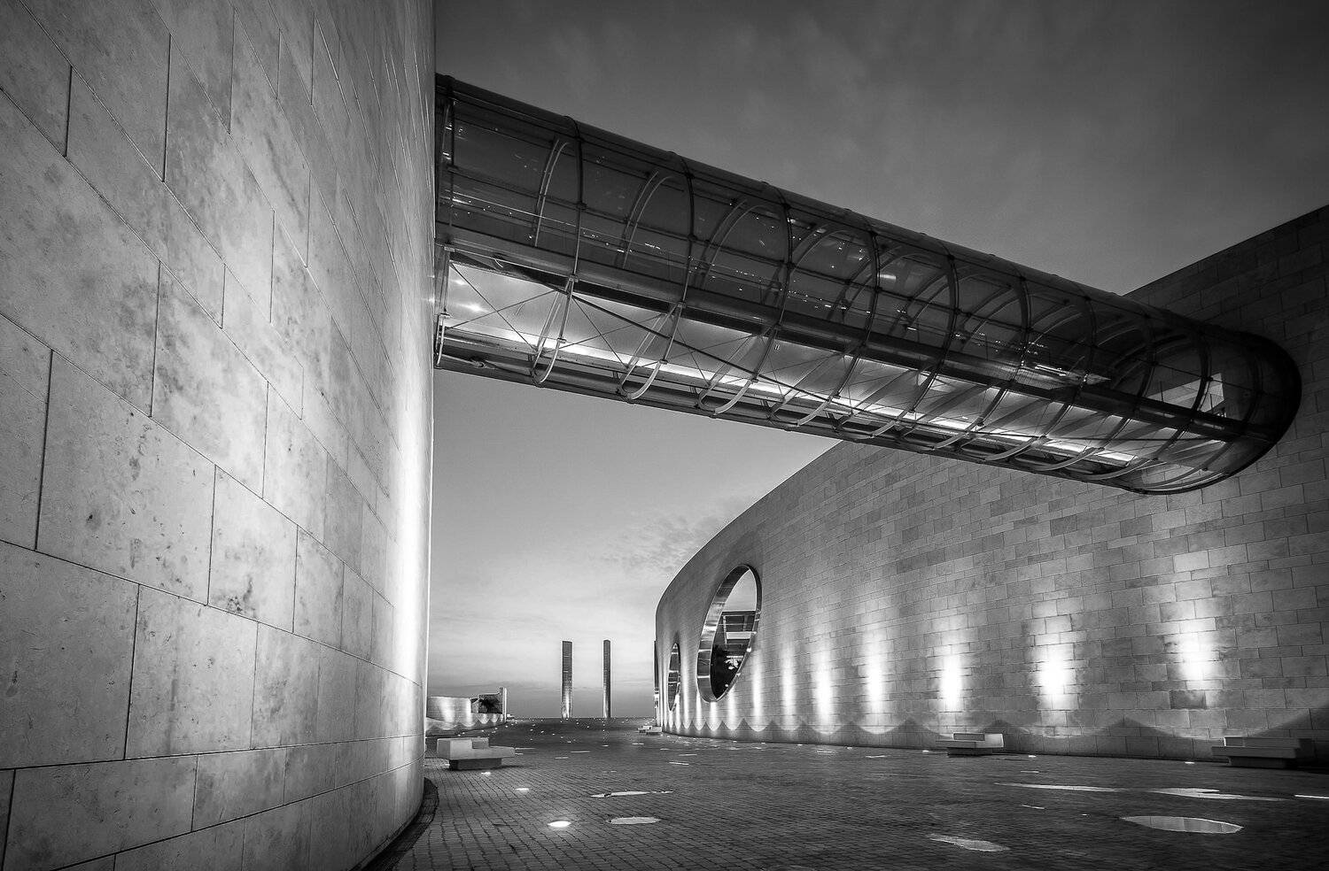 city, architecture, bnw, Lisbon, Portugal, night, lights, glass, metal, Antonio Coelho