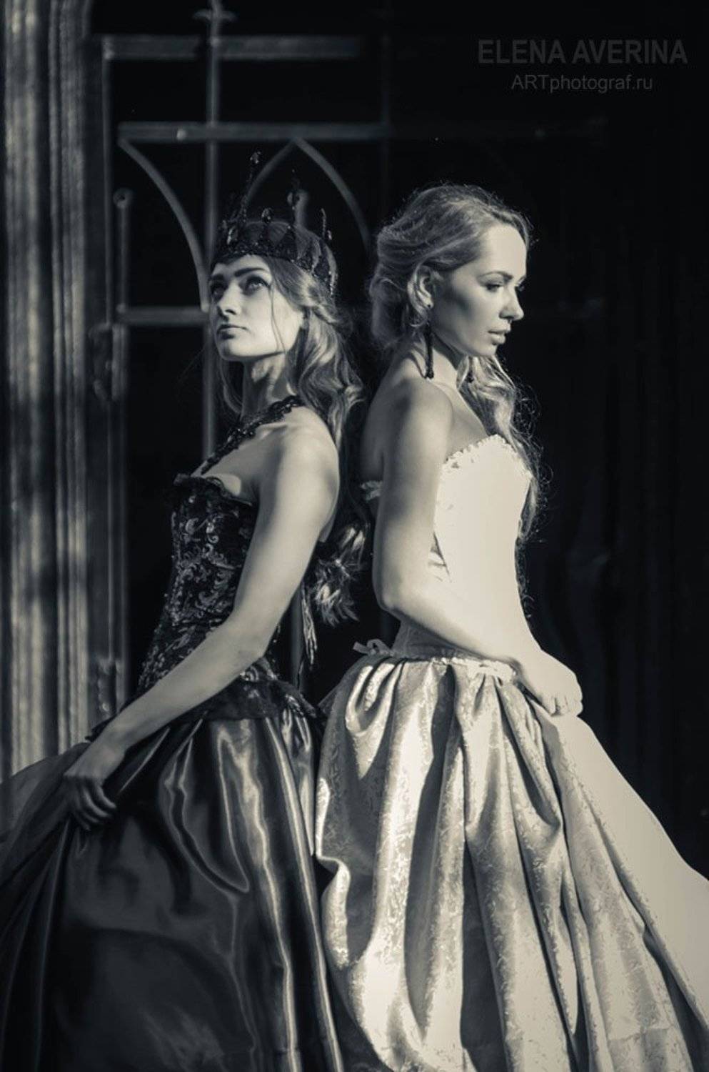 две сестры, две девушки, готика, платья, корсеты, Аверина Елена